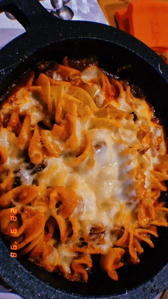 M.A G.M_La Mafia se sienta a la mesa_Lucena del Puerto_recensione