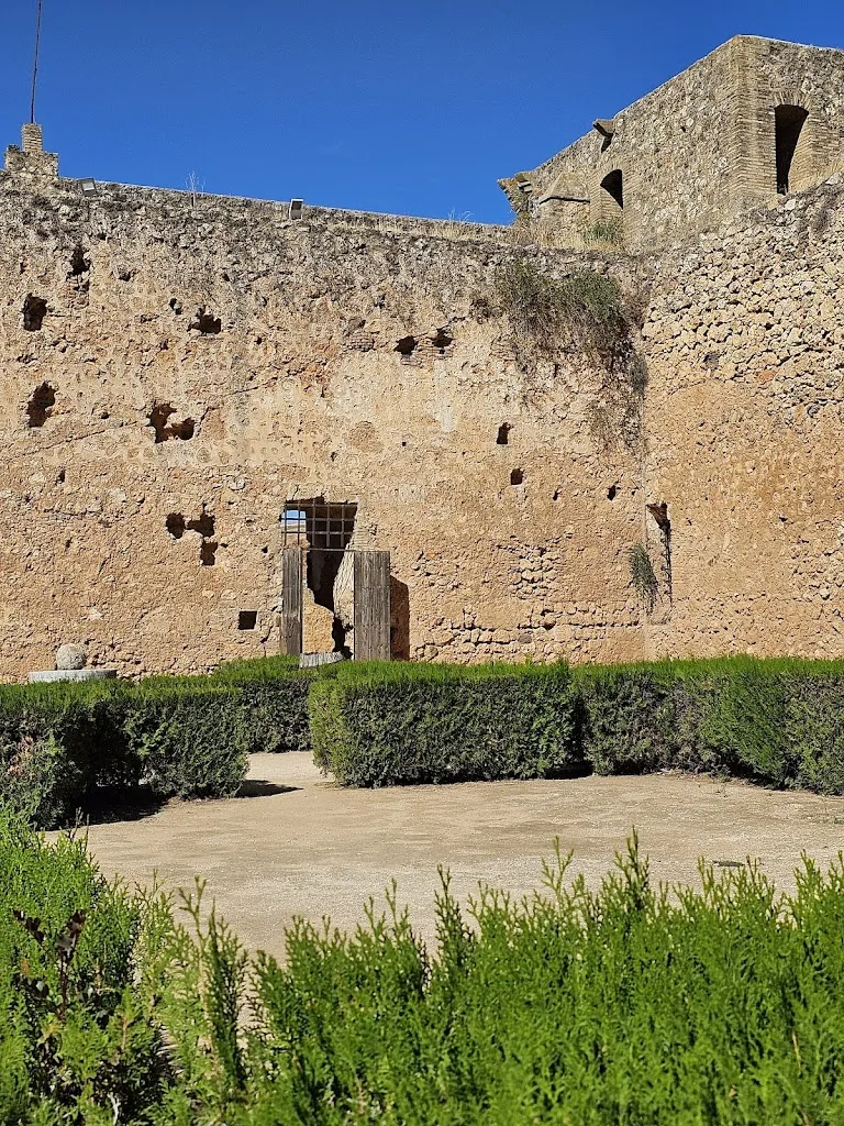 Donald Gordon_Castle Niebla or Guzmanes_Niebla_review