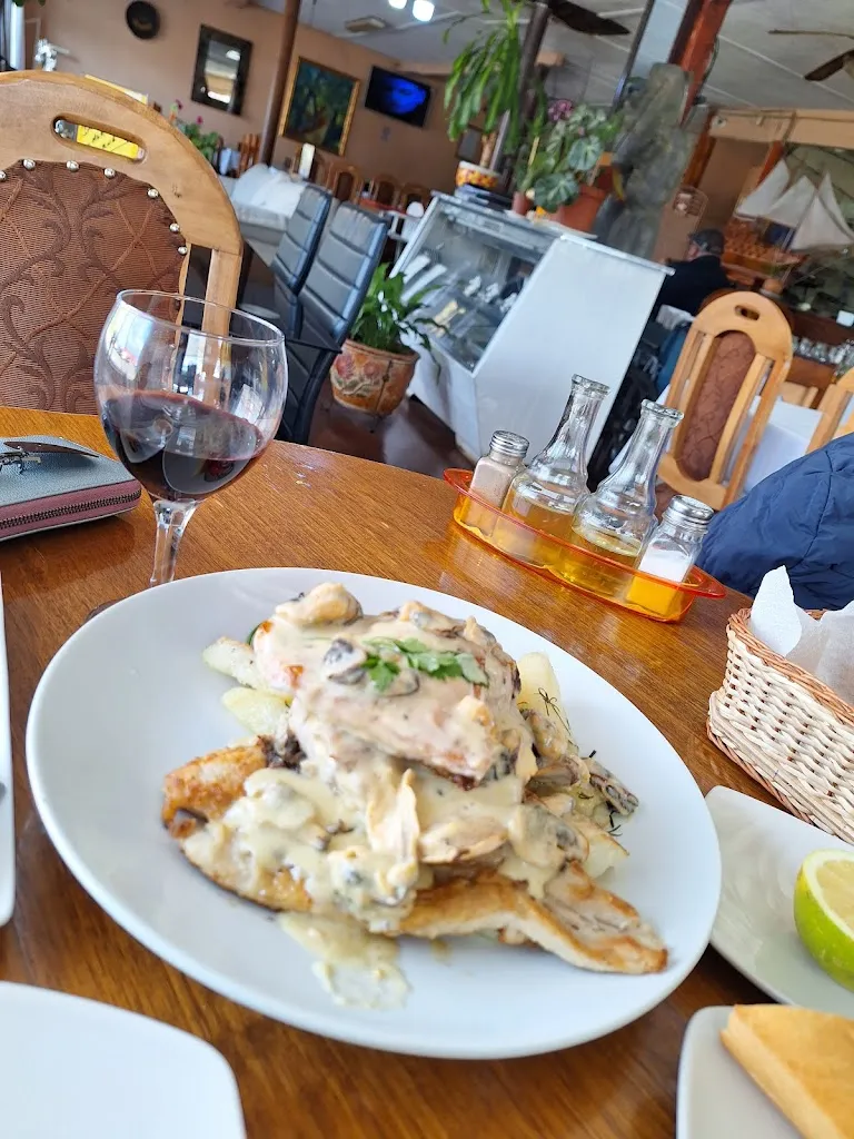 María Elena Martinez_Restaurant Entrecosta_Niebla_review