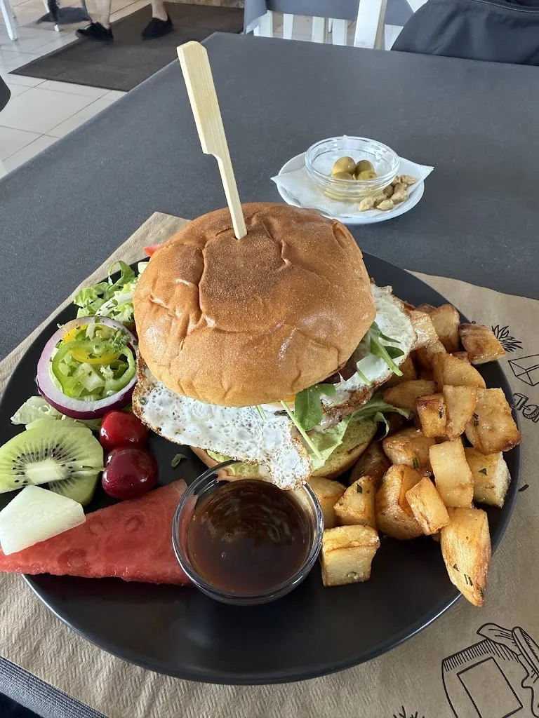 Linas L_Amigos Bistro_Benidorm_review