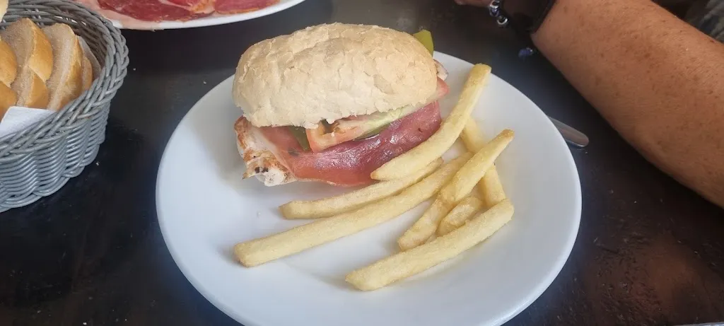 Carmen Cabrera_Bar de Tapas 🍺 Bar Rocío · Comida Casera Tradicional_Palma del Condado La_review