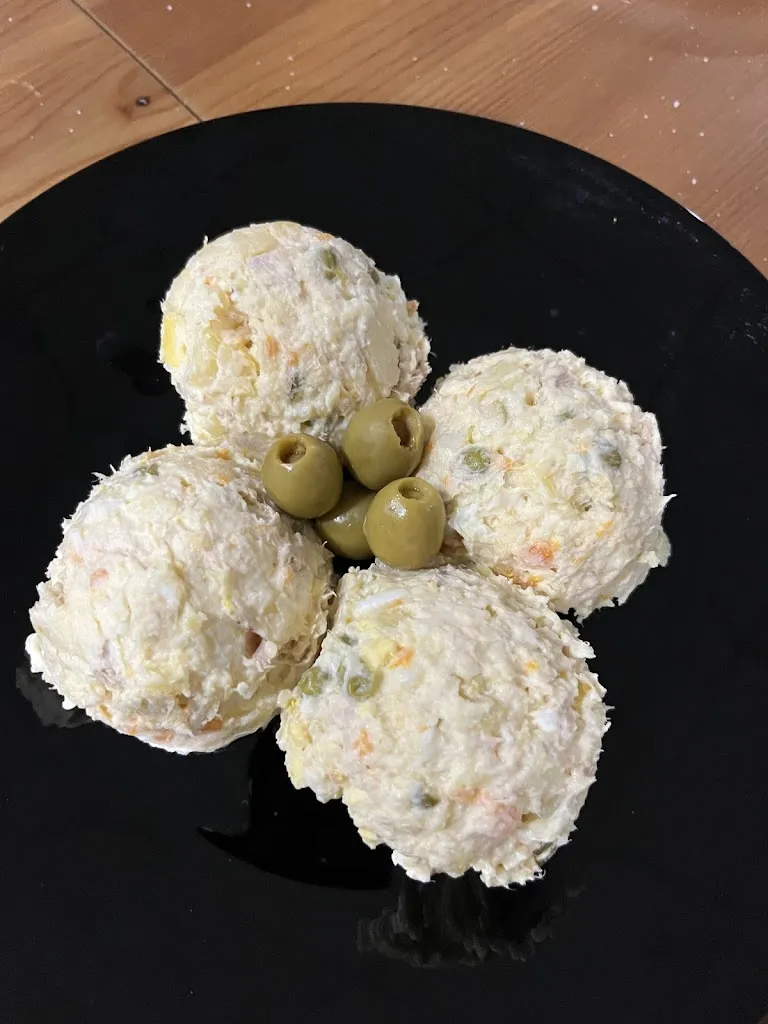 José María Rincón Marenco_La Revuelta_Puerto Moral_review