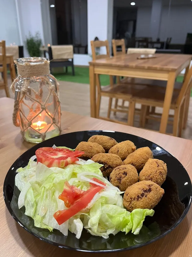 La Revuelta_Puerto Moral_slider_image_2