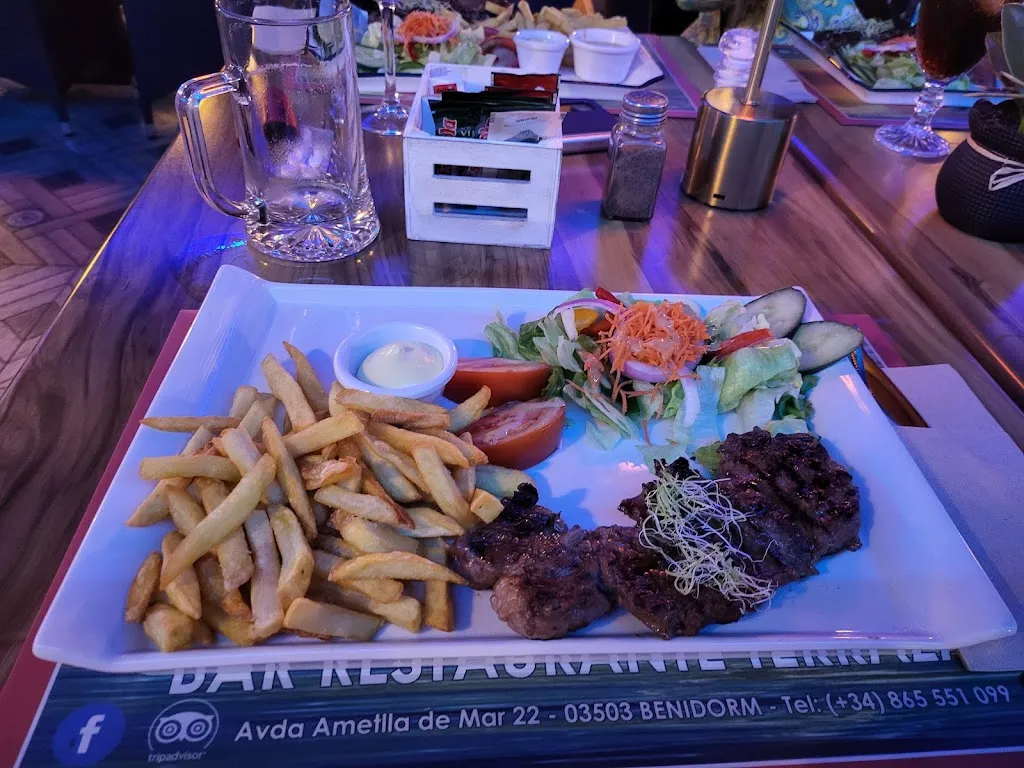 Stuart Mullaney_PARADISO_Benidorm_review