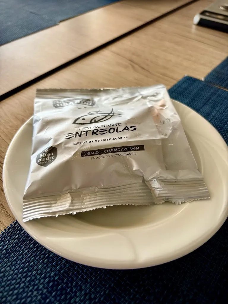 Kalli Pasqualucci_Entreolas_Lepe_review