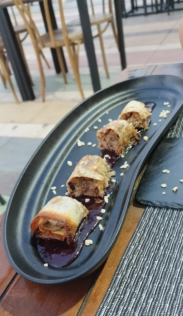 Manuel Rodriguez Chaves_Bar Azalea Tapas_Lepe_review