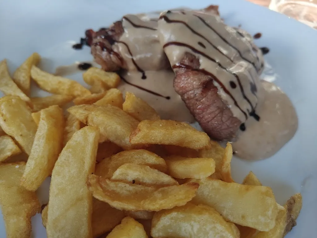 Traviexo restobar restaurant in Lepe