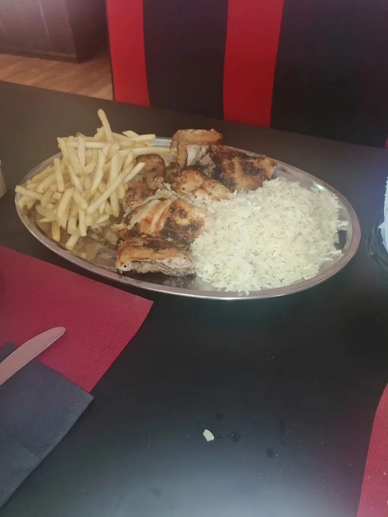 Salvador Alabort_Línea Pollo Al Carbón_Lepe_review