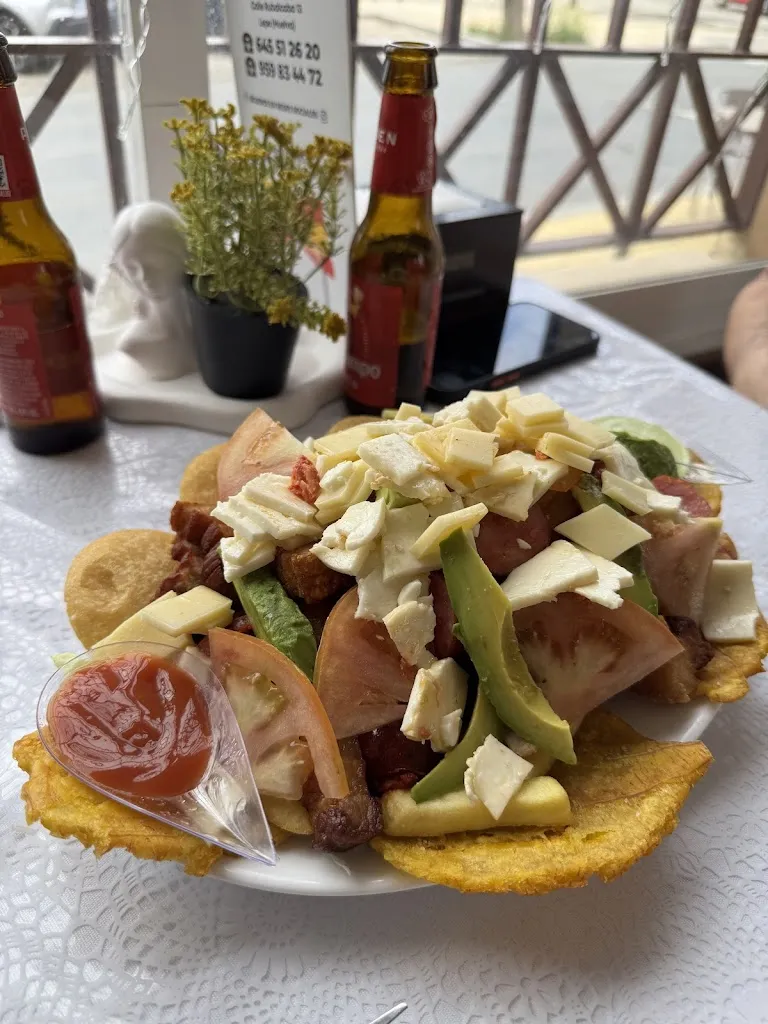 Juliana Barbosa_La zalea Latina_Lepe_review