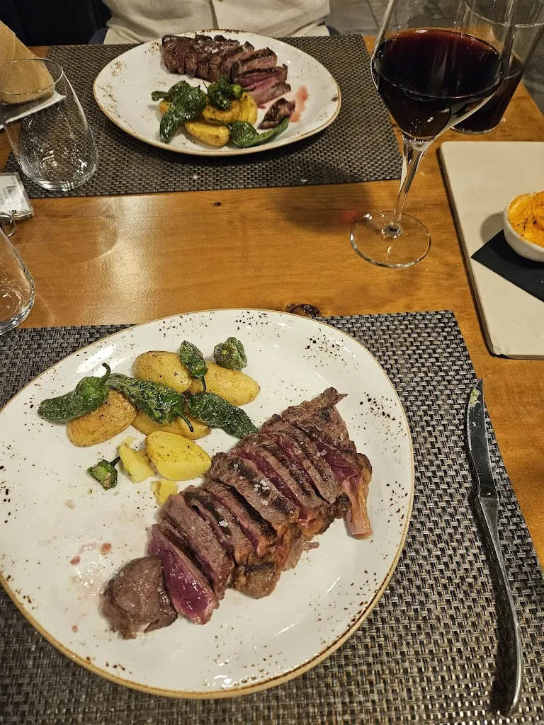 Hannah Benhariz_Doña Lola_Isla Cristina_review