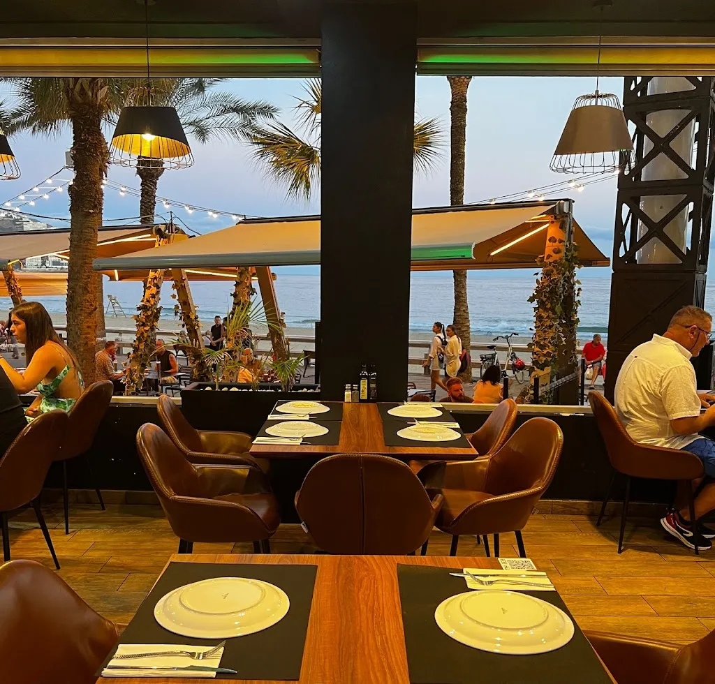 umoo Grill Beach restaurant in Benidorm