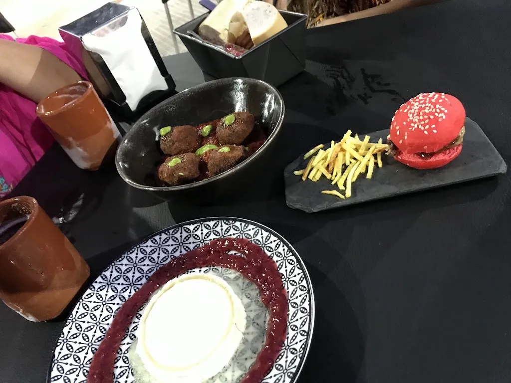 Bruno Horta_La Belli_Isla Cristina_review