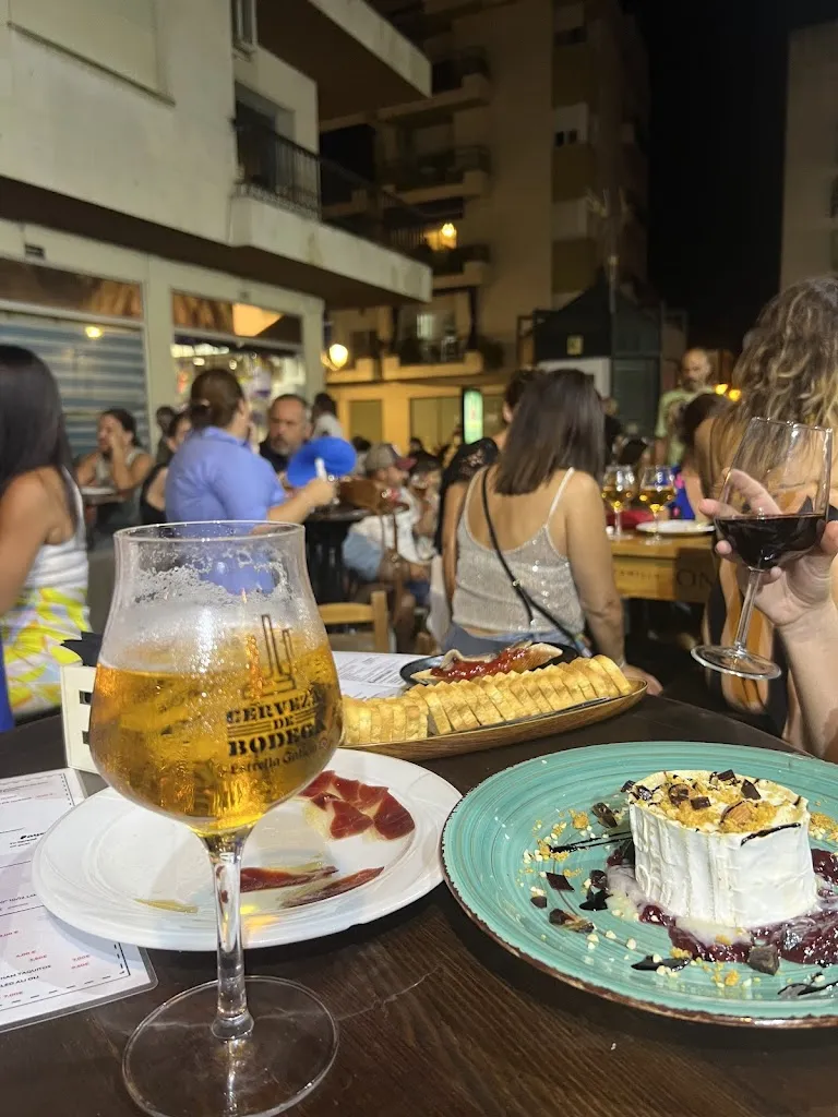 Mo Mo_Juan Pérez Jamones - Abacería Isla Cristina_Isla Cristina_review