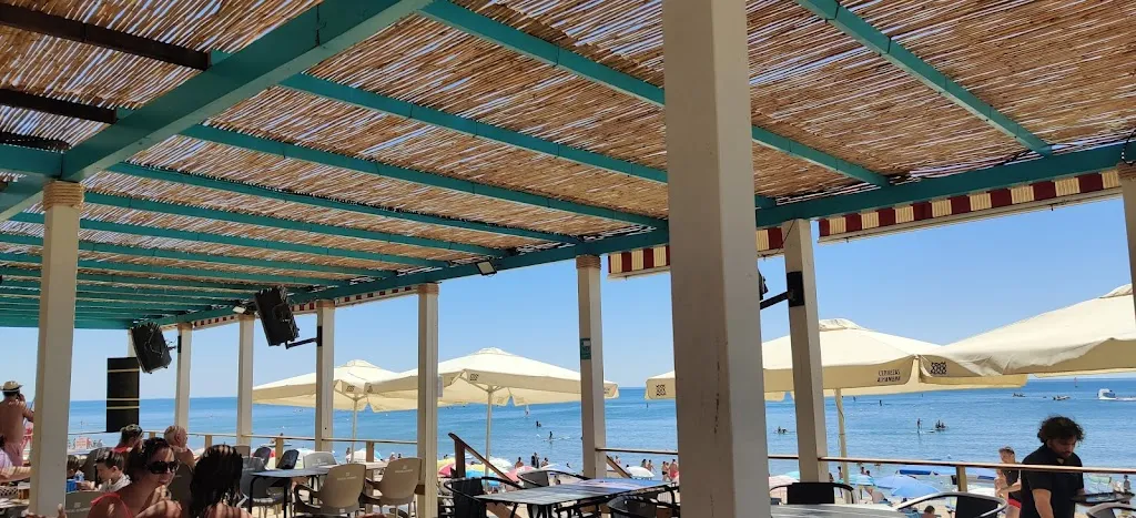 Alberto M Pendas_CHIRINGUITO SALITRE_Isla Cristina_review