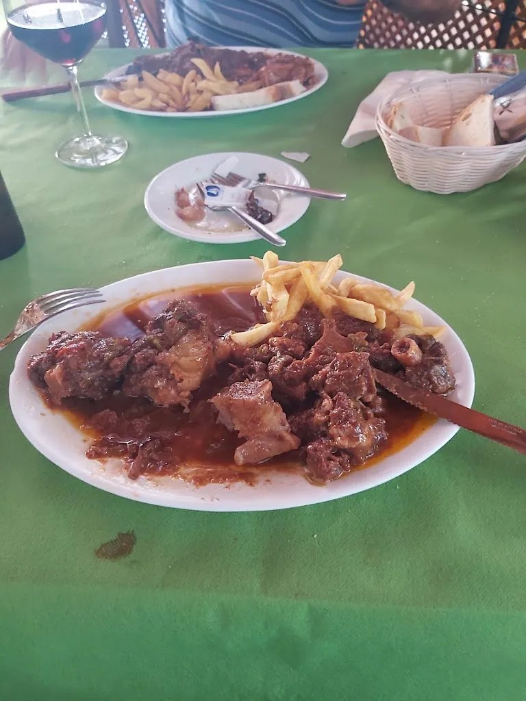 Vicente Alvarez Martinez_BAR MACARRO LUSO_San Silvestre de Guzmán_review