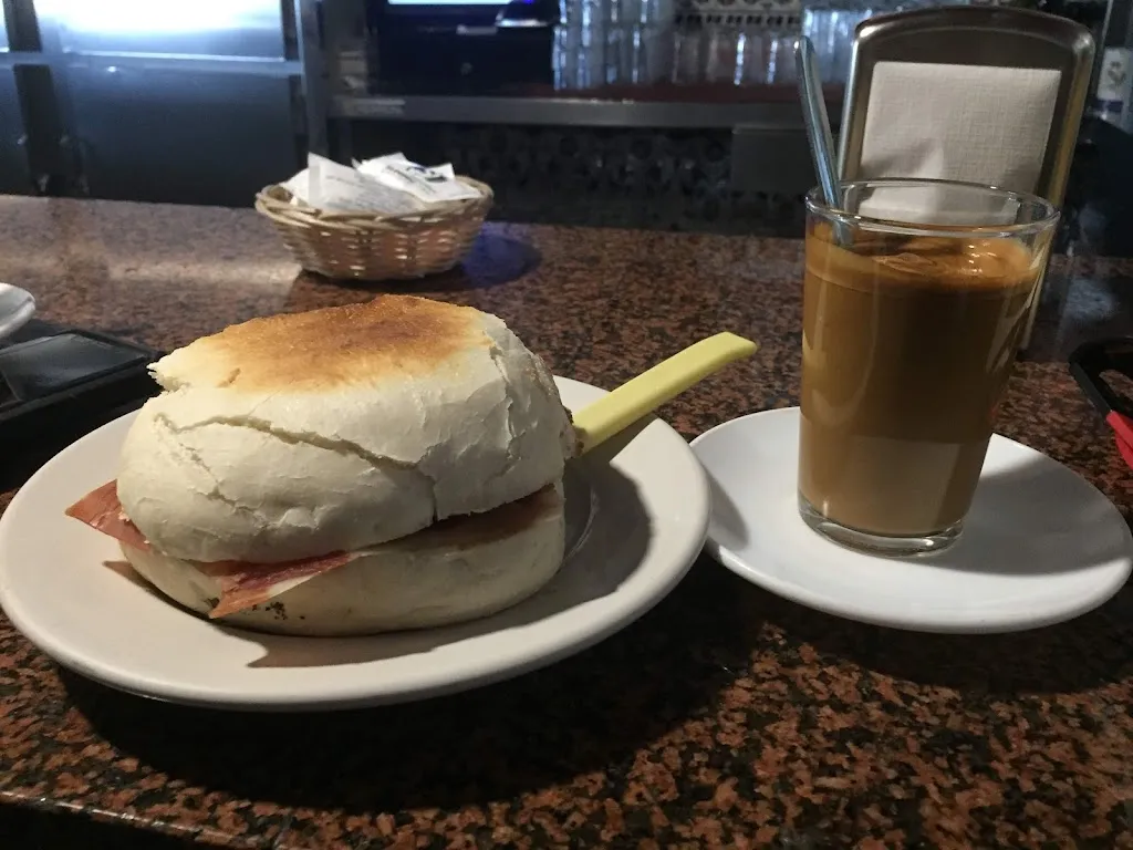 José Antonio Soriano Ortiz_BAR MACARRO LUSO_San Silvestre de Guzmán_review