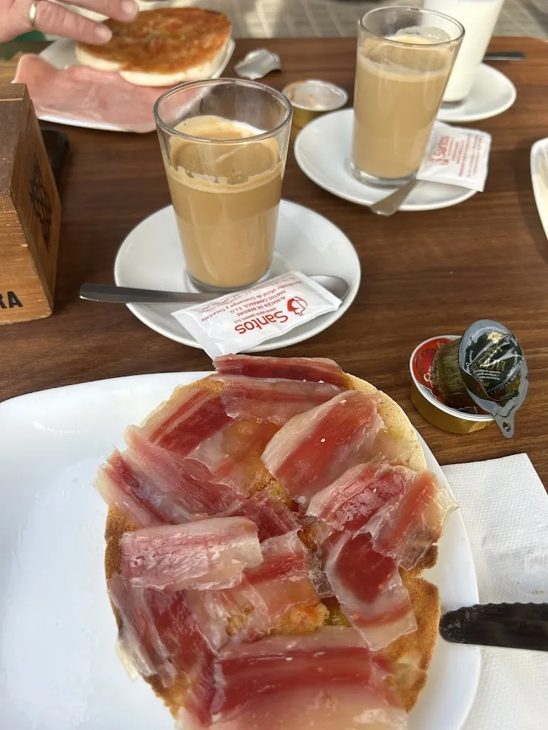 Andrea H_Bar Dos Puertas_Villarrasa_review