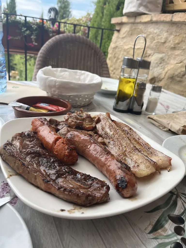 Linda Kirby Bustamante_Restaurante Tomate Rosa_Adahuesca_review