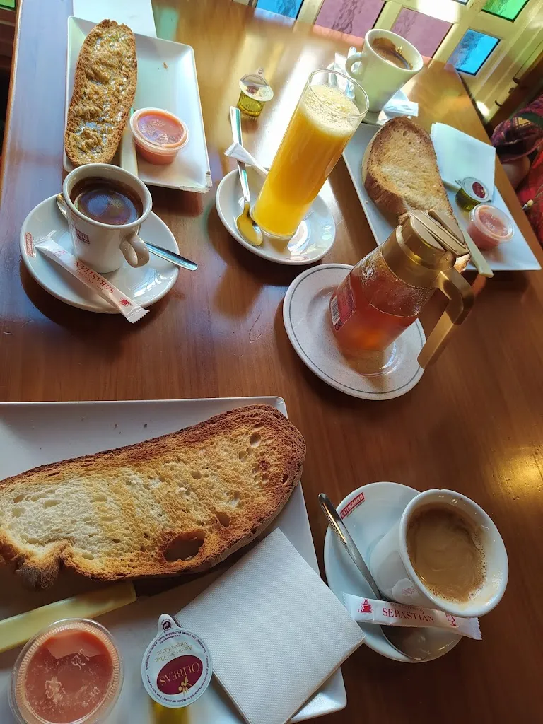 Bar Cafetería Chanito_Villanueva de los Castillejos_slider_image_2