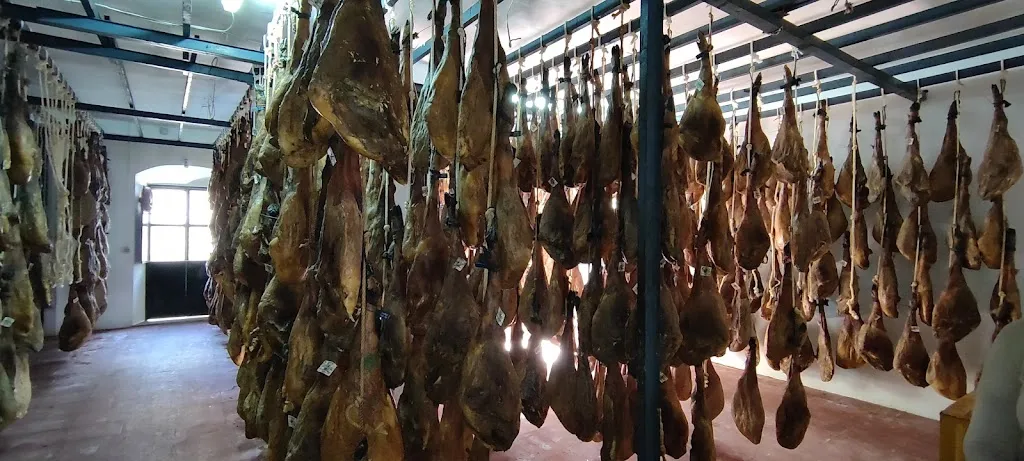 Jamones Juan Marquez e Hijo S.L._Villanueva de los Castillejos_slider_image_2