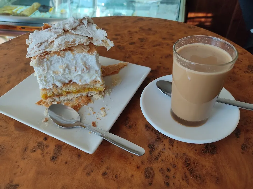 Александр Спиридонов_Cafeteria- Pasteleria La Miloja_Villanueva de los Castillejos_review