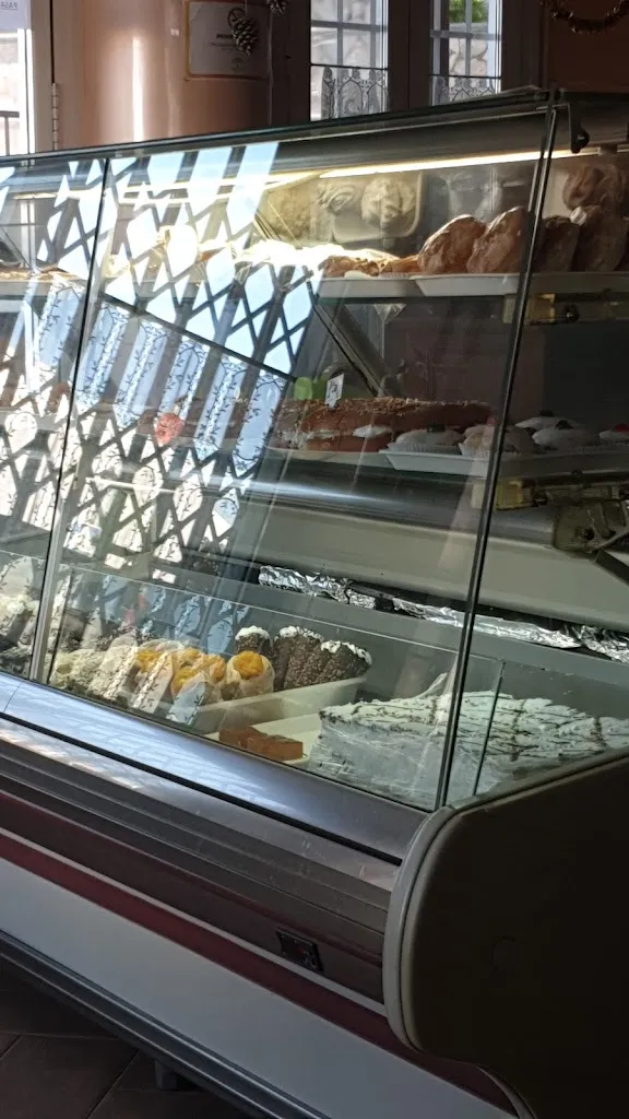 Cristina Mesa Ramirez_Cafeteria- Pasteleria La Miloja_Villanueva de los Castillejos_review