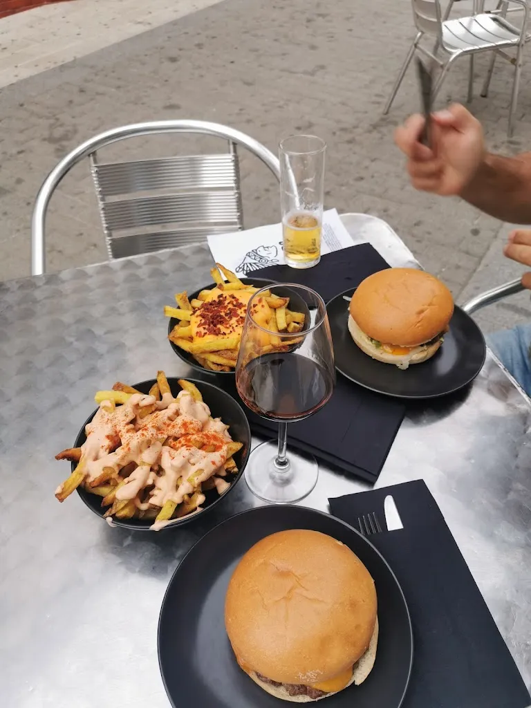 Charlotte Desmet_Bar Hamburguesería Florida_Valverde del Camino_review