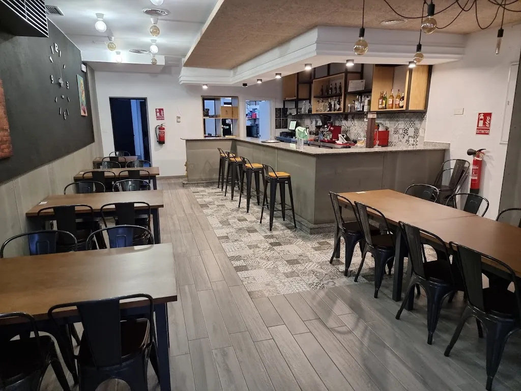 Bar Hamburguesería Florida restaurant in Valverde del Camino