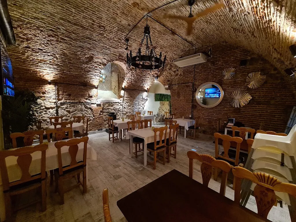 Abuela Herminia - Parrilla y Paellas restaurant in Albero Alto