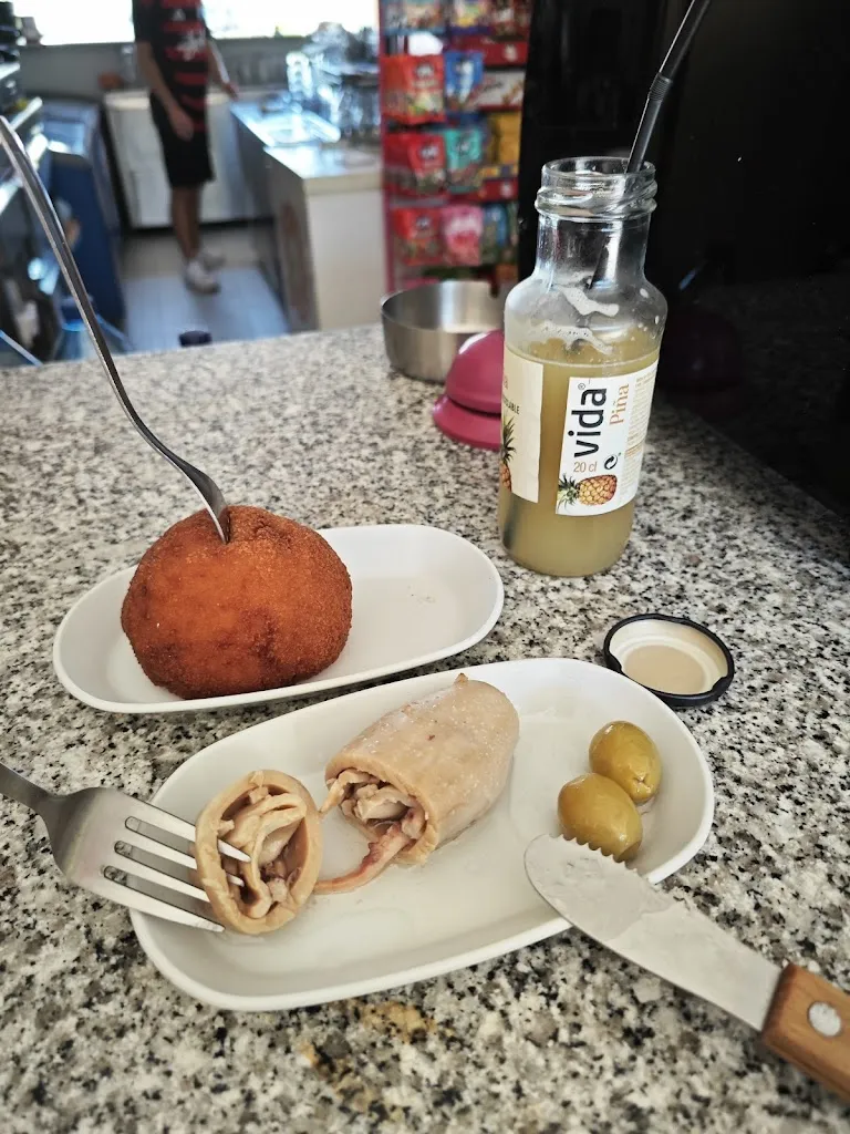 陳豪_BAR-RESTAURANTE “Piscina Pública Municipal de Gurrea de Gállego”._Alcalá de Gurrea_review