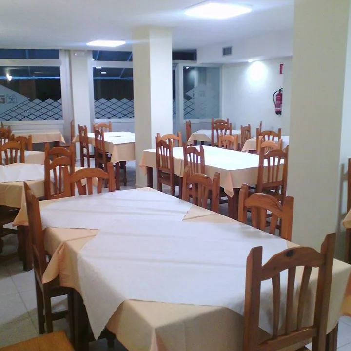 restaurante cafeteria carlos restaurant in Albalatillo