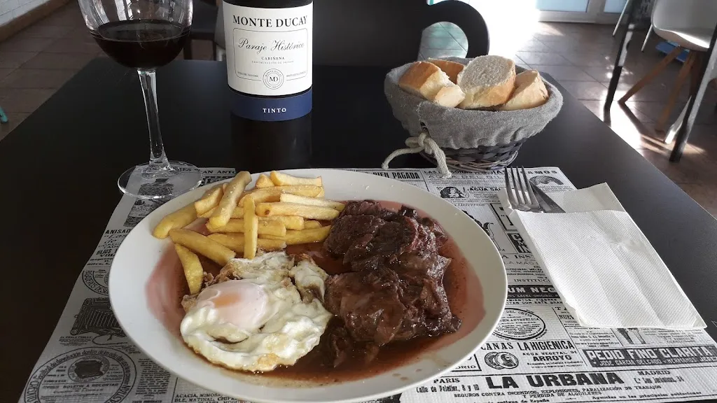 Restaurante Bar Piscinas Sariñena_Albalatillo_slider_image_2