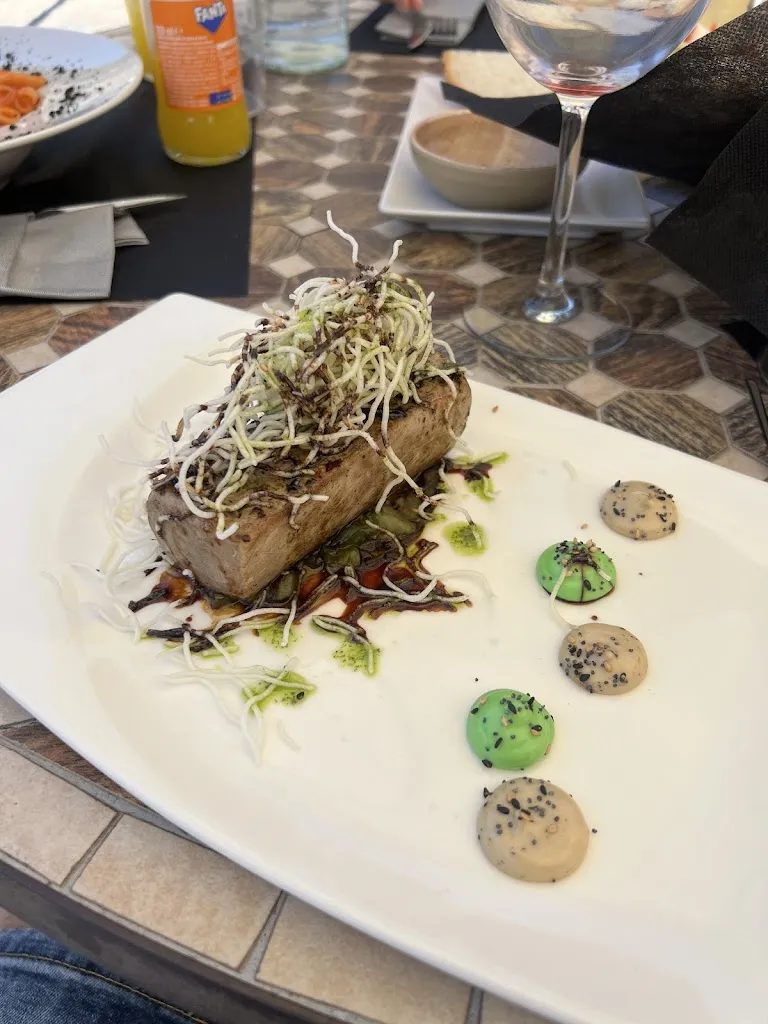 Jurgen Hesselink_Casa Alfonso_Aínsa-Sobrarbe_review