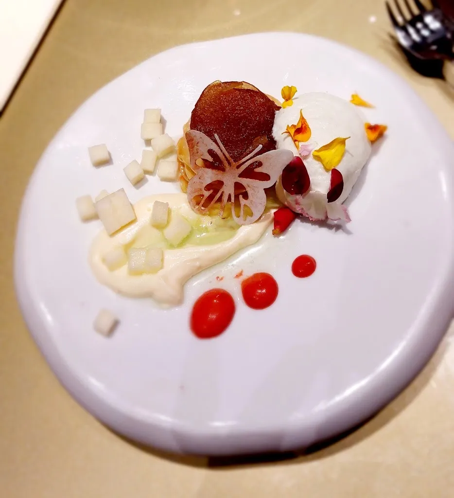 Gemma Metcalfe_Callizo_Aínsa-Sobrarbe_review