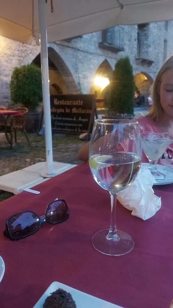 emily johansen_Restaurante 