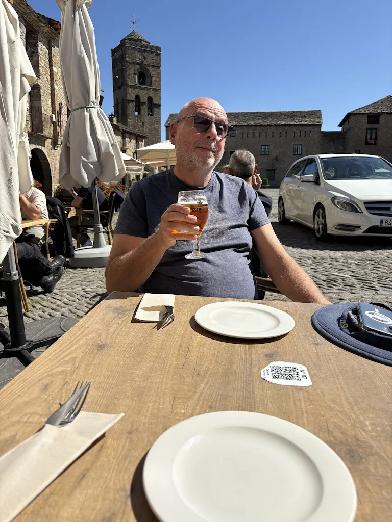 Sarah Newlove_La Tea_Aínsa-Sobrarbe_review