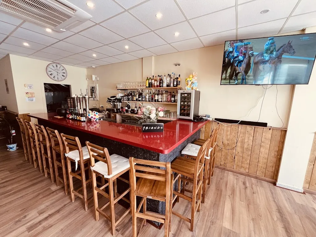 Bar Friends Cafétaria_Busot_slider_image_3