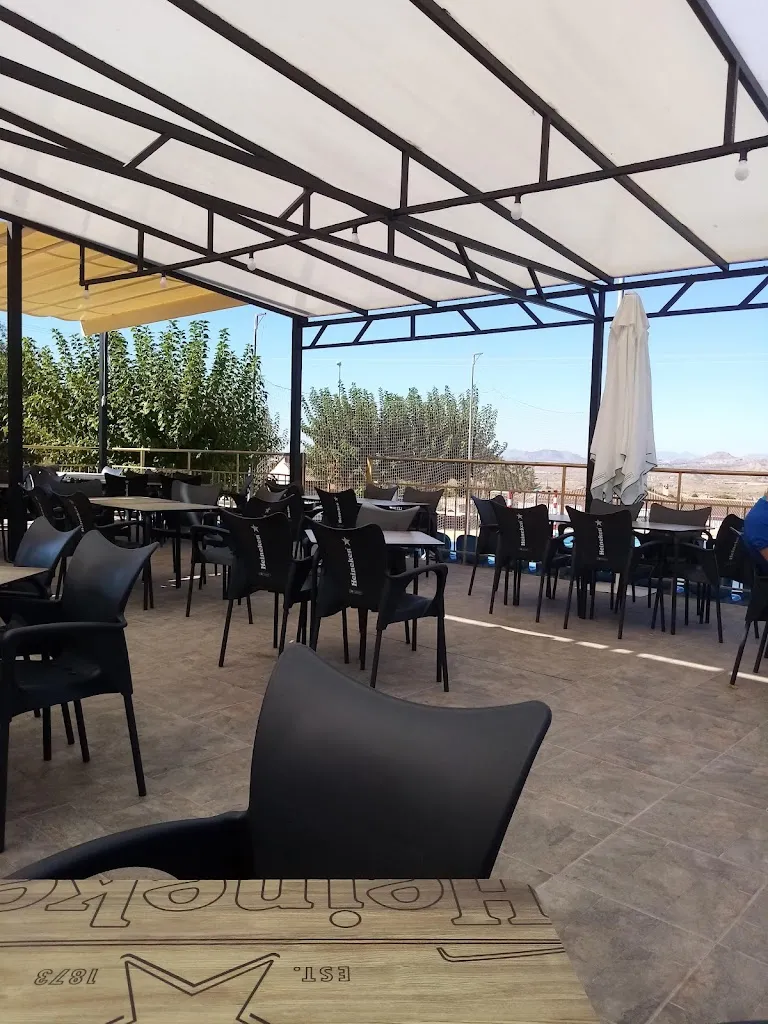 GORDON REID_Bar cerveceria El Poli_Busot_recensione