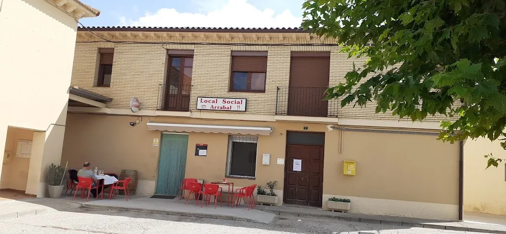 Helene P._Local social arrabal_Alberuela de Tubo_review