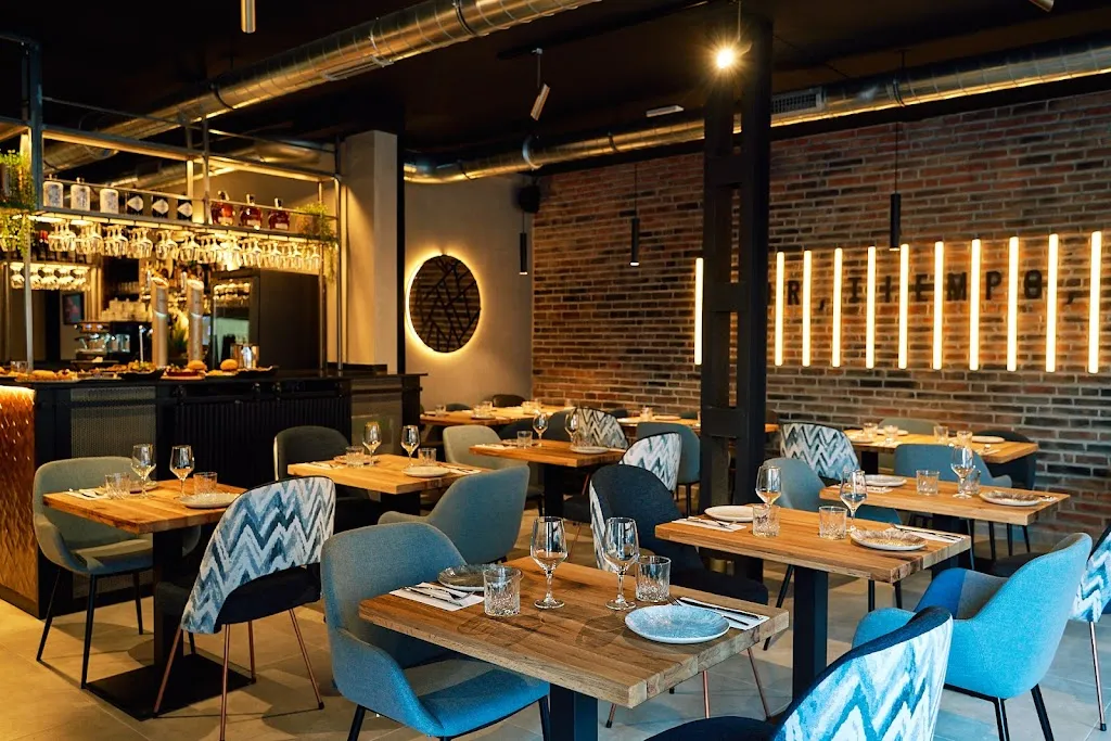 Caiko Smokehouse restaurant in Alcalá del Obispo