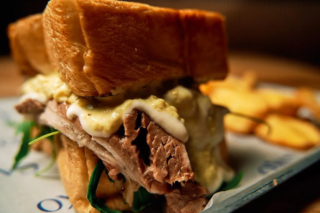 Caiko Smokehouse_Alcalá del Obispo_slider_image_3