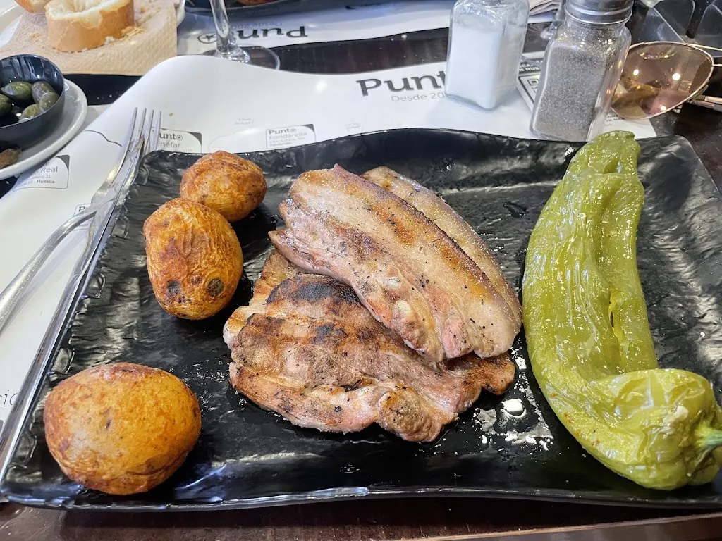 Kharisma Gita_Punto Estrella Coso Real_Alerre_review