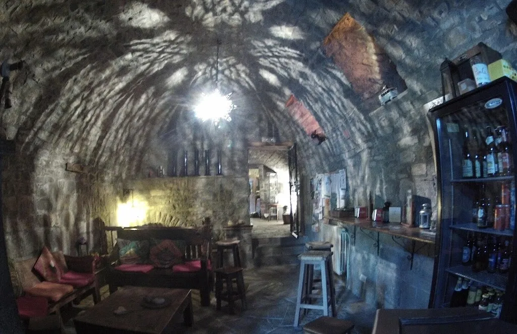 Yaroslav Alpizar_Albergue Mora de Nuei_Aínsa_review