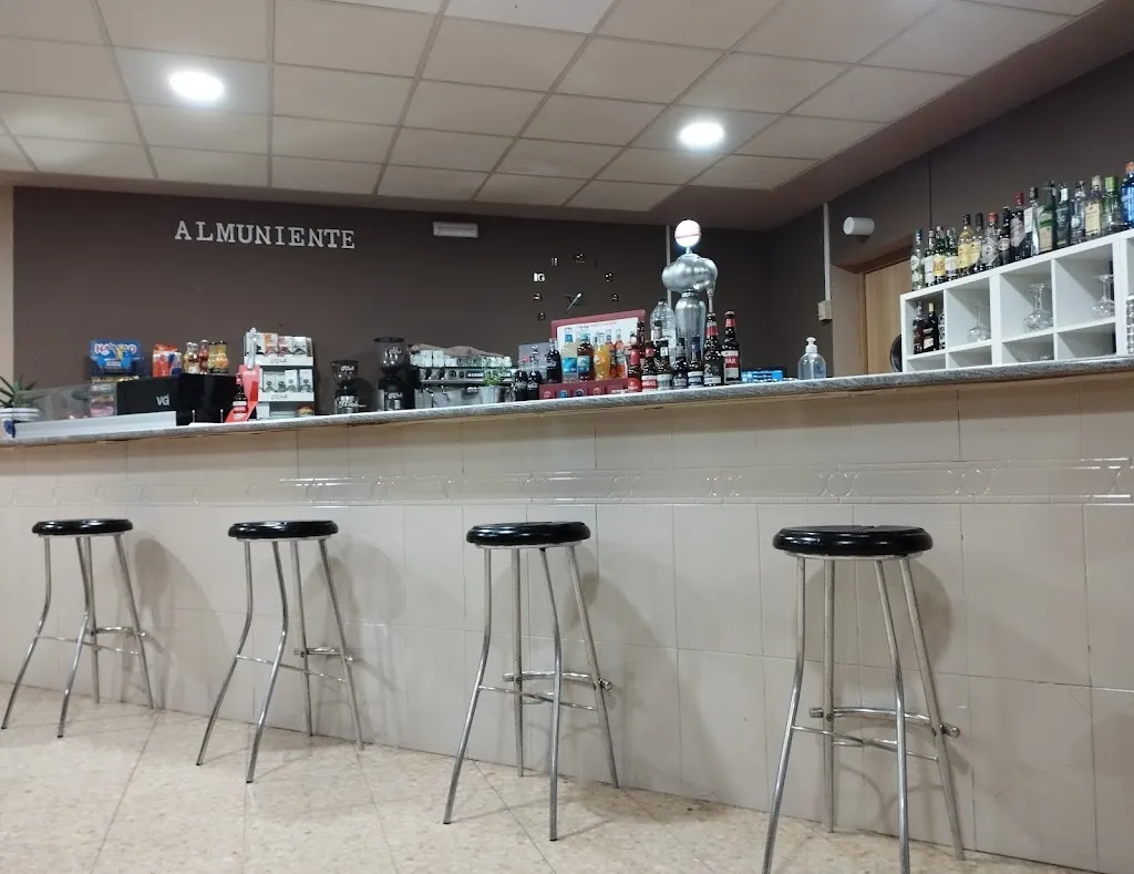 Bar Social Almuniente ristorante a Almuniente
