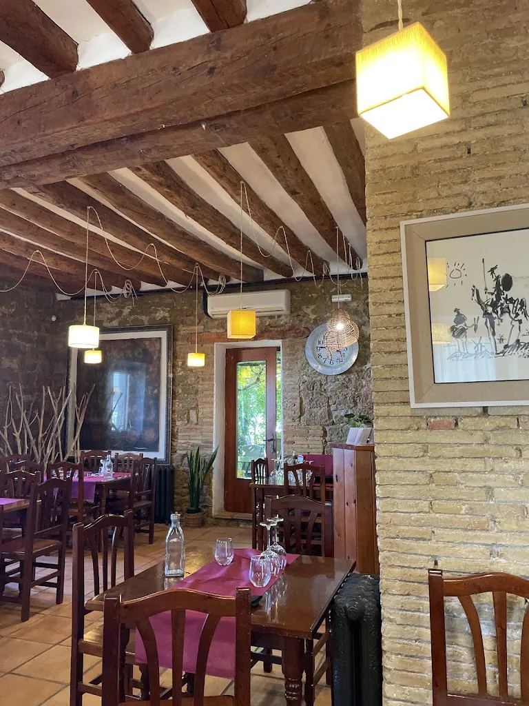 CASA LAFARGA_Angüés_slider_image_1