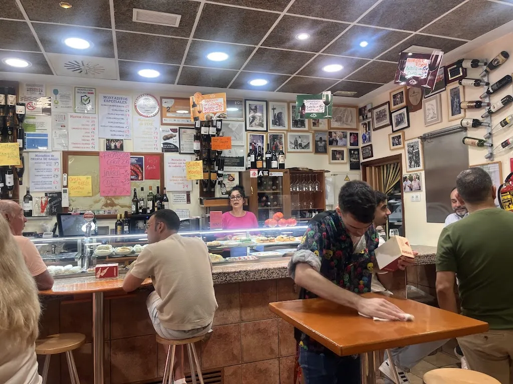 Michelle Medwin_Bar Cervino_Almozara_avis