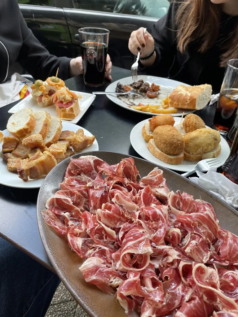 Adrián López_La Tasca del Ebro_Almozara_review