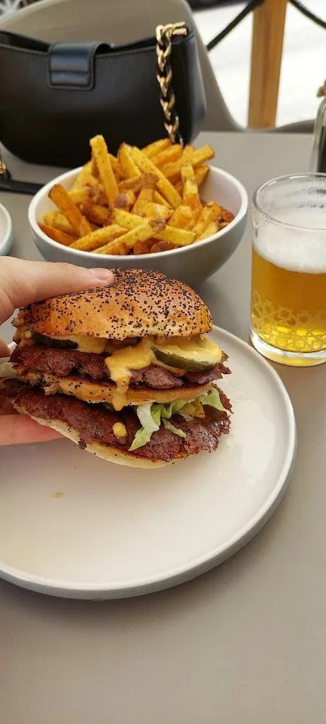 Fraňo Nikolas_MADISON Smashburgers | Hamburguesas Zaragoza_Almozara_recensione