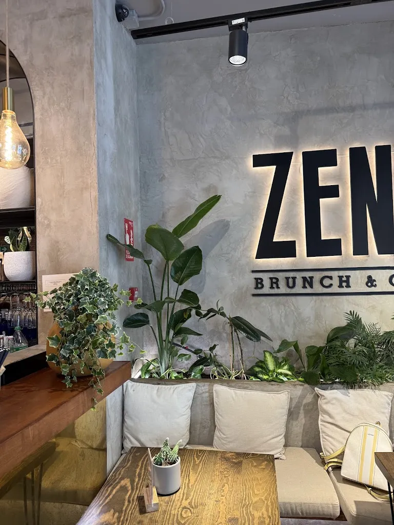 Daniel Tourgman_Zenith Madrid - Calle Desengaño_Arén_review