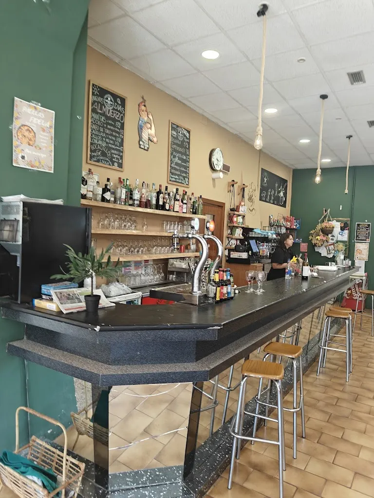 Lluís Llanas Rigol_Bar Restaurante Hostal La Sociedad_Arenys de Lledó / Arens de Lledó_review